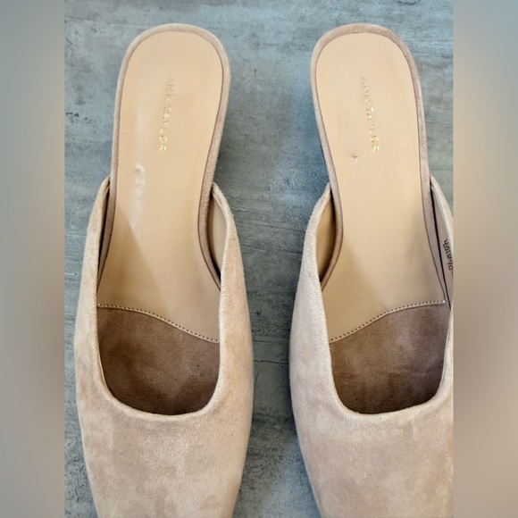 Ann Taylor Suede Kitten Heel Mule Pump Size 7 - Picture 5 of 11